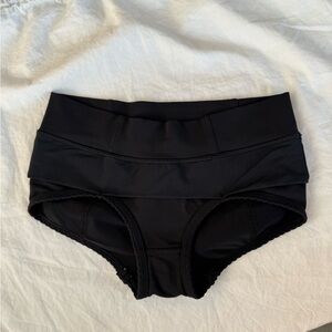 Lululemon hot yoga shorts